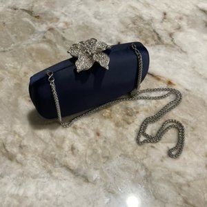 Navy Clutch with chain